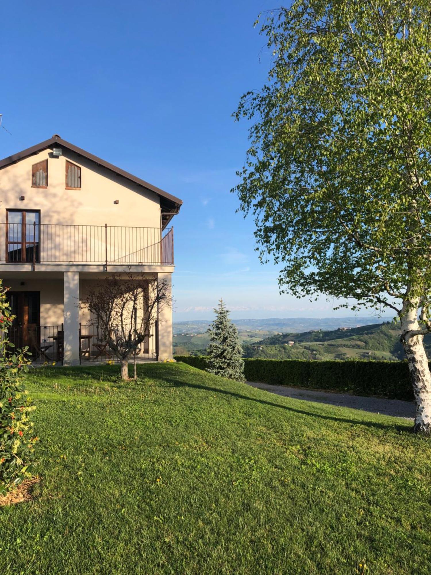 Agriturismo Ra Nissora Roddino Esterno foto